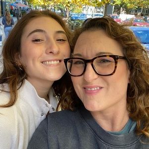 Meet your Posher, Jenn/Gabby